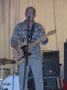 Chris Thompson at the Bridge House Reunion 2007